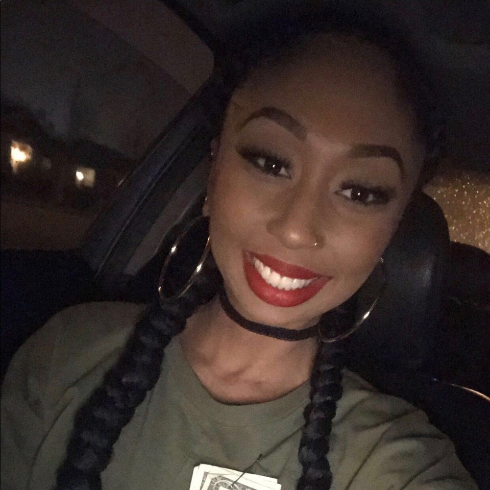 Meet your Posher, Ashley
